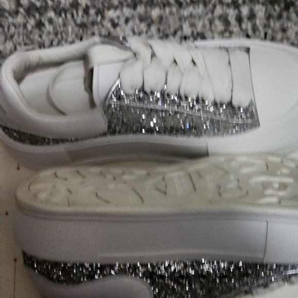 Alexander McQueen glitter Sneakers in excellent condition - only wore them once. - Picture 8 of 8